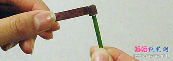 手工制作漂亮的纸艺小雏菊折纸图片教程步骤14