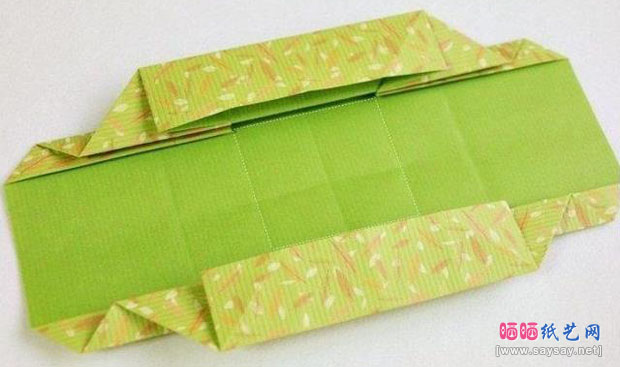 如何自制简单礼物盒 清新礼盒折纸图片教程步骤4