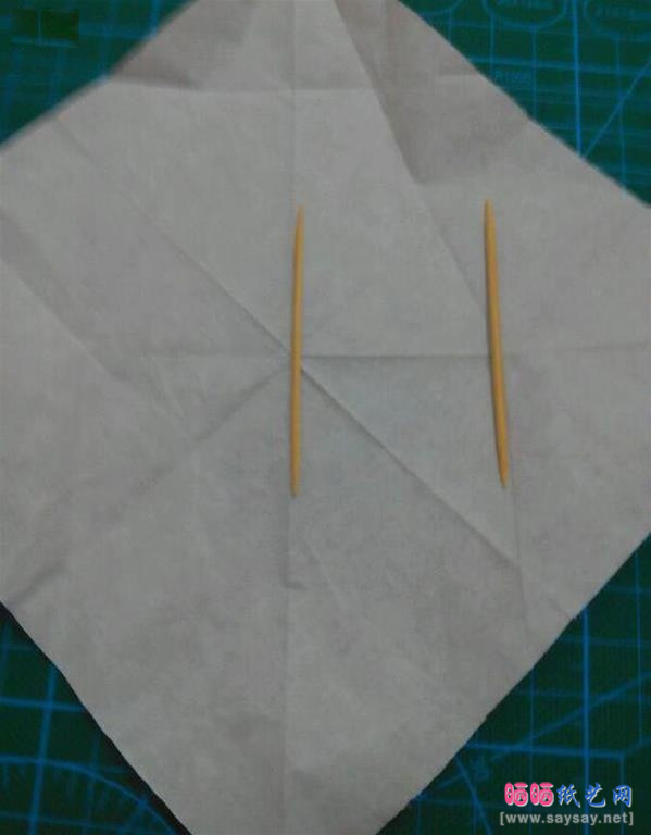 复杂形象的小丑面具手工折纸实拍图文教程