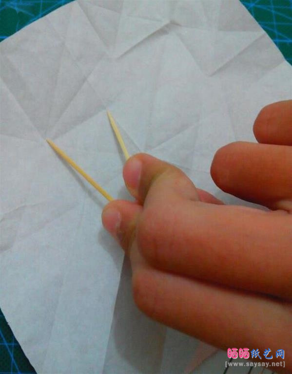 复杂形象的小丑面具手工折纸实拍图文教程