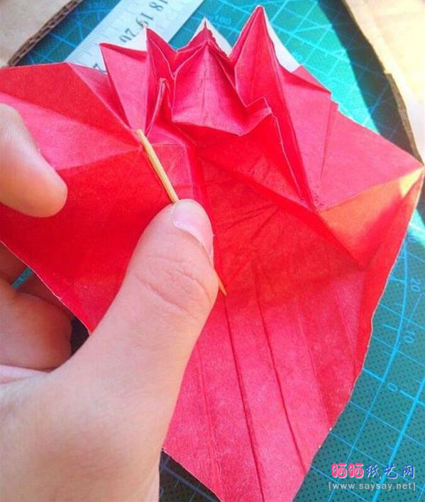 复杂形象的小丑面具手工折纸实拍图文教程