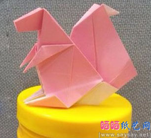 可爱的小松鼠折纸效果图