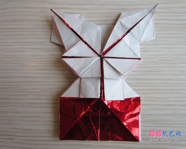 可爱的蝴蝶结KITTY猫折纸教程步骤1