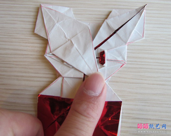 可爱的蝴蝶结KITTY猫折纸教程步骤12