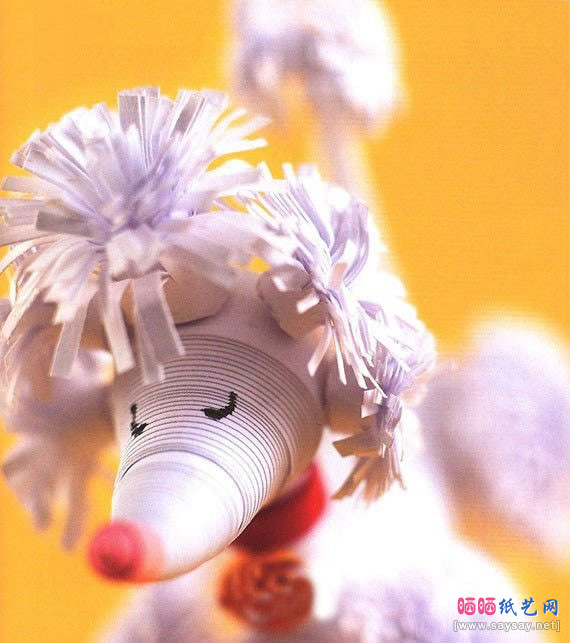 如何DIY简单神气贵宾犬衍纸手工制作步骤7