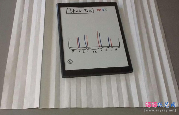 鲨鱼嘴手工折纸实拍教程图片步骤4