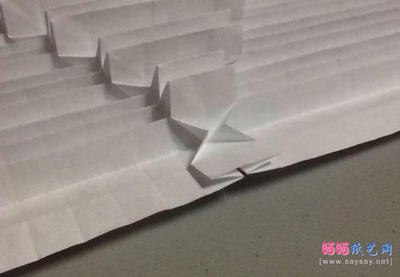 鲨鱼嘴手工折纸实拍教程图片步骤29