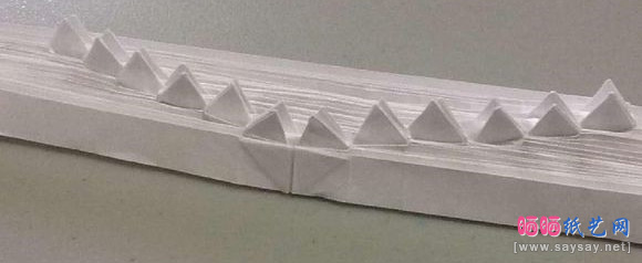 如何制作折纸鲨鱼嘴巴