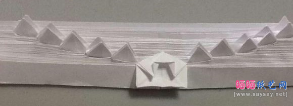 如何制作折纸鲨鱼嘴巴
