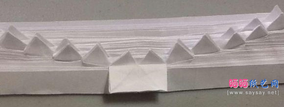 如何制作折纸鲨鱼嘴巴