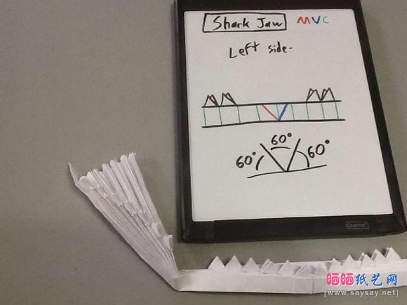如何制作折纸鲨鱼嘴巴