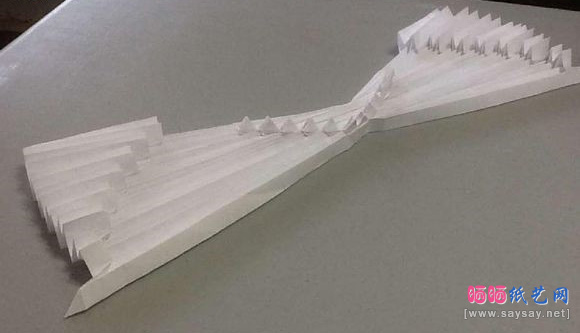 如何制作折纸鲨鱼嘴巴