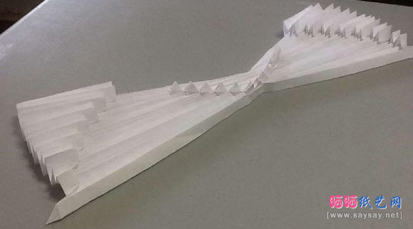 如何制作折纸鲨鱼嘴巴