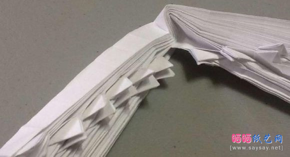 如何制作折纸鲨鱼嘴巴