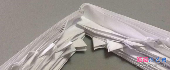 如何制作折纸鲨鱼嘴巴