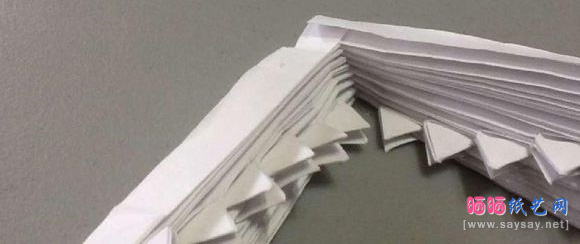如何制作折纸鲨鱼嘴巴