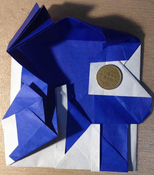 “折”字的折法实拍教程-汉字折纸