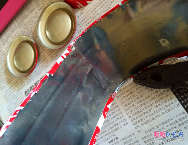 废弃易拉罐手工制作漂亮相机模型图片步骤4