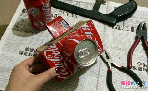 废弃易拉罐手工制作漂亮相机模型图片步骤9
