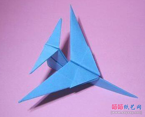 简易纸飞机折纸实拍教程完成效果图