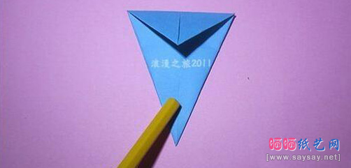 简易纸飞机折纸实拍教程图片步骤5