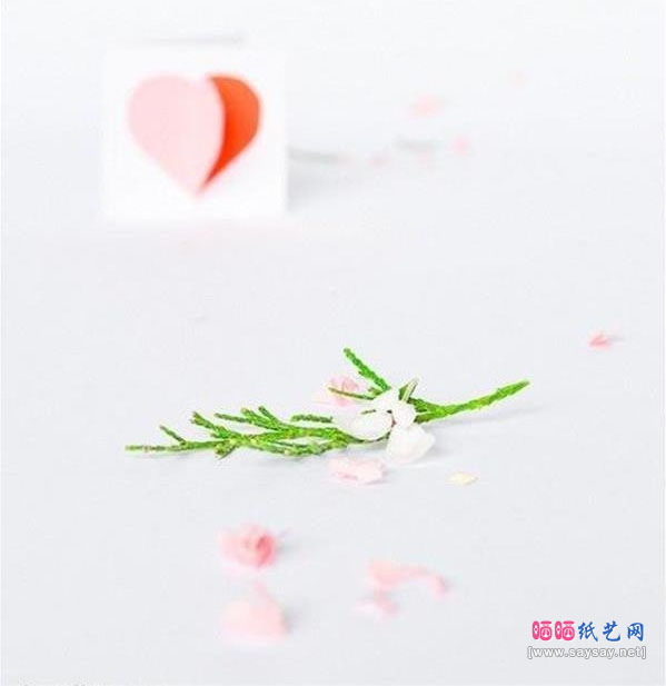 DIY立体贺卡 三款精致爱心卡片制作教程图片步骤3-www.saybb.net