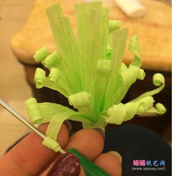 重阳节DIY皱纹纸制作漂亮菊花-WWW.SAYSAY.NET