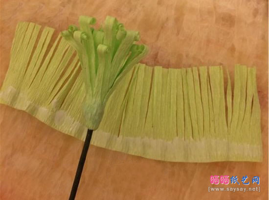 重阳节DIY皱纹纸制作漂亮菊花-WWW.SAYSAY.NET