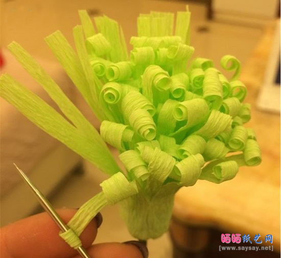 重阳节DIY皱纹纸制作漂亮菊花-WWW.SAYSAY.NET