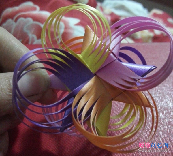 如何制作漂亮的丝带花-www.saybb.net