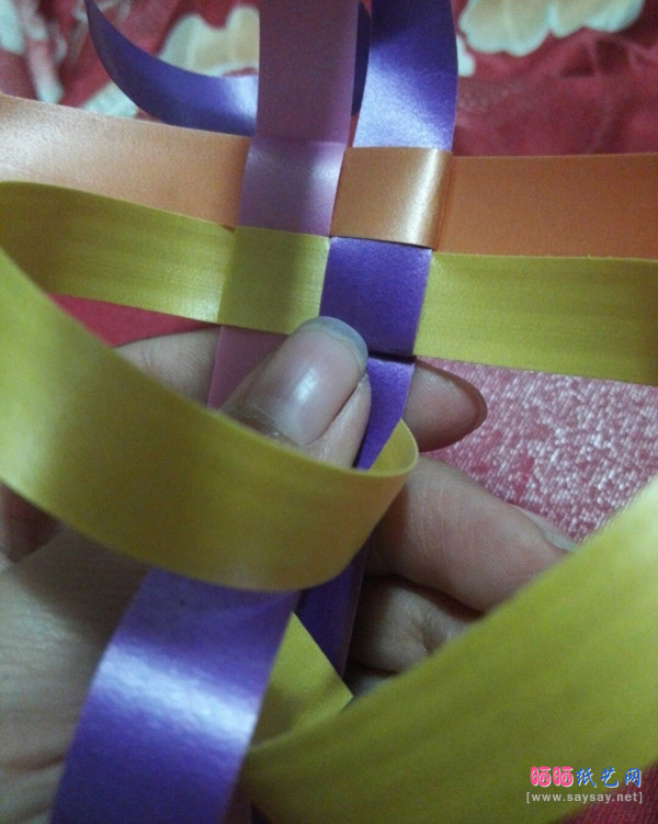 如何制作漂亮的丝带花-www.saybb.net