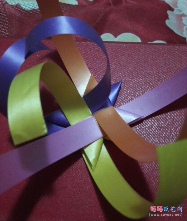 如何制作漂亮的丝带花-www.saybb.net