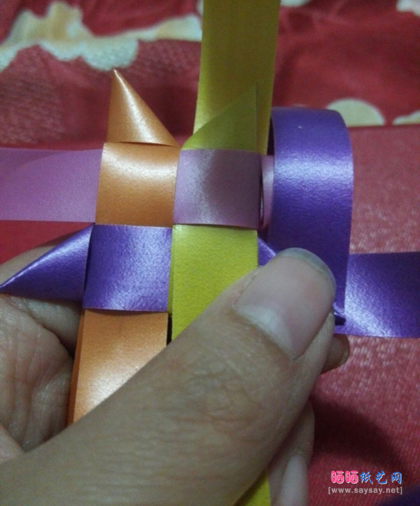 如何制作漂亮的丝带花-www.saybb.net