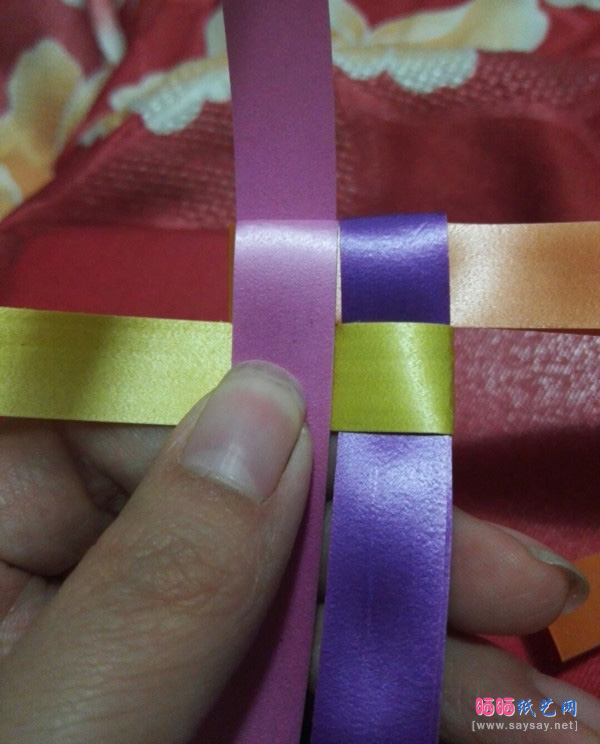 如何制作漂亮的丝带花-www.saybb.net