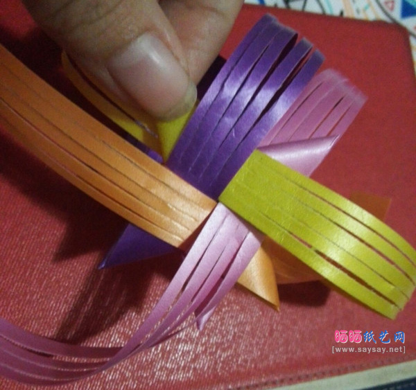 如何制作漂亮的丝带花-www.saybb.net