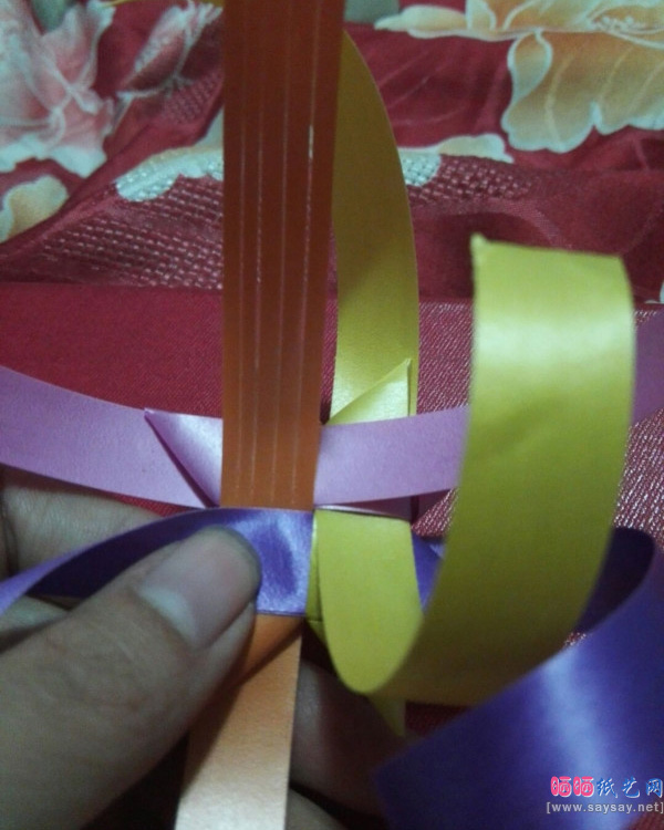 如何制作漂亮的丝带花-www.saybb.net