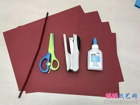 纸艺制作元旦剪纸灯笼的方法教程需要材料-www.saybb.net