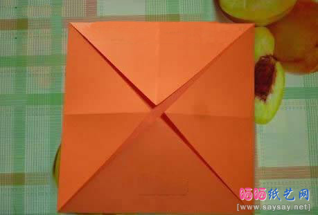 漂亮折纸花卡片制作步骤4-www.saybb.net