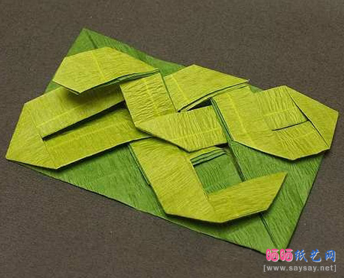 双色纸纸艺DIY小蛇折纸完成效果图-www.saybb.net