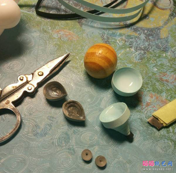 可爱的小老鼠衍纸制作方法教程步骤1-www.sayay.net