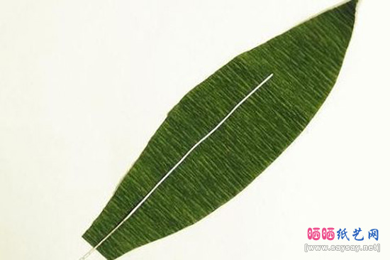 纸艺花制作之郁金香折纸图文教程步骤16-www.saybb.net