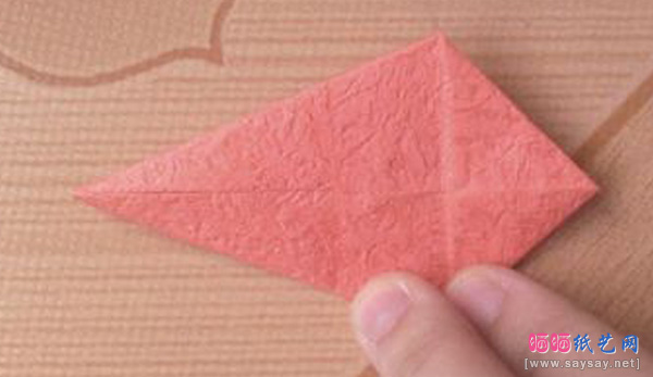 实用折纸教程可爱的小兔子笔帽制作方法步骤7-www.saybb.net