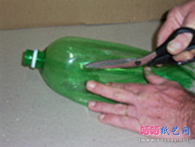 塑料瓶变废为宝手工制作扫帚-www.saybb.net