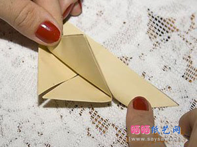 纸蝴蝶的简单折法教程步骤10-www.saybb.net